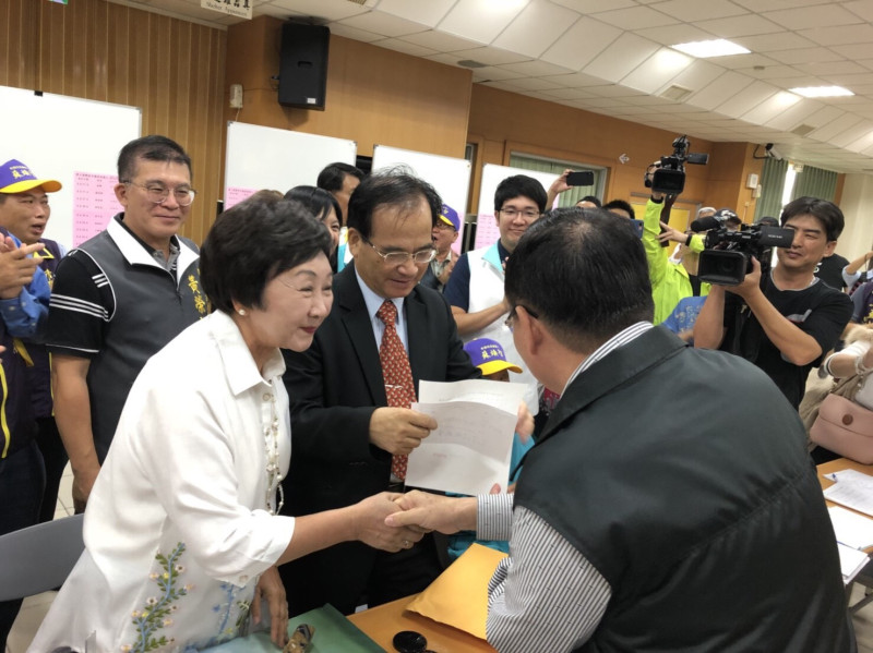 蘇煥智赴台南市選委會登記參選台南市長。   圖：黃博郎攝