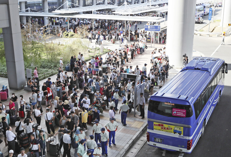 燕子颱風襲日造成台灣旅客在關西機場受困，最後竟導致一名外交官的死亡。   圖：達志影像/美聯社（資料照片）