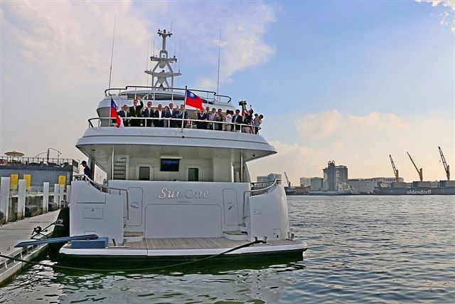 台灣製造80呎或以上的大型遊艇名列亞洲第1、世界第4，而全台33家遊艇製造公司中，有17家落腳高雄。   圖：高雄市政府提供