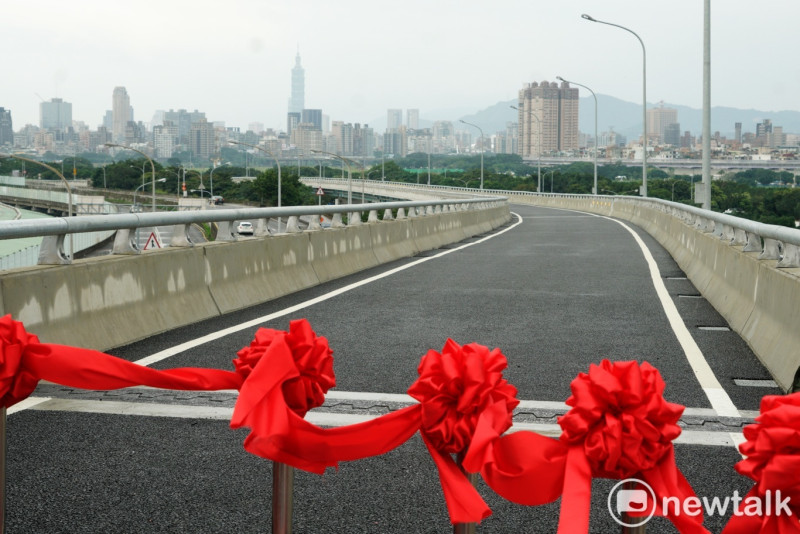 台北市長柯文哲出席華中橋增設匝道通車典禮。   圖：張良一 / 攝
