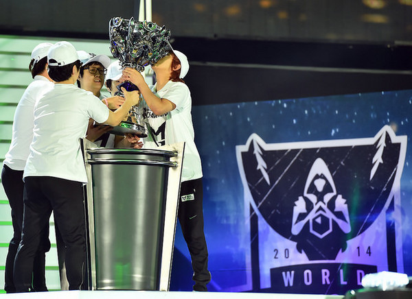 Samsung White在S4世界大賽留下僅兩敗就奪冠的史上第二少敗績紀錄。 圖：翻攝自LOL Esports flickr