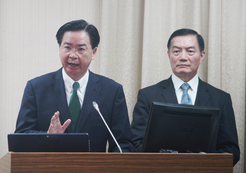 外交部長吳釗燮、國防部副部長沈一鳴在立院外交及國防委員會備詢。   圖：張良一/攝