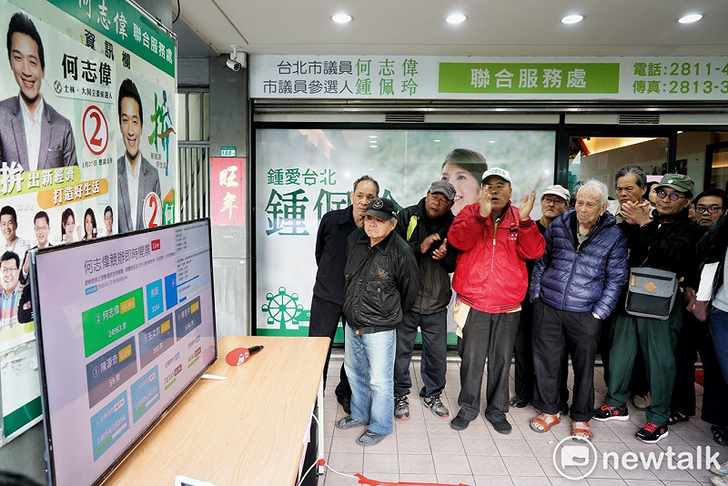 何志偉總部現場開票情形。   圖 : 林朝億/攝