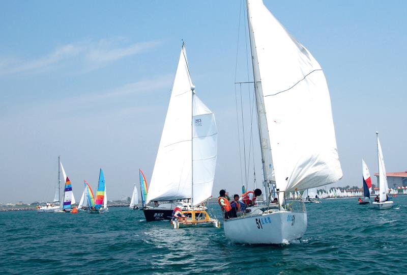 「大鵬灣遊艇帆船系列活動」於每年4月辦理，是帆船界一年一度的重要賽事。   圖：交通部觀光局 /提供