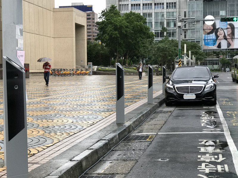 台北市教育局今（30）日表示，為因應米塔來襲，自本（30）日中午12時起，提供民眾將車輛暫時停放於校園內。   圖：台北市停管處/提供