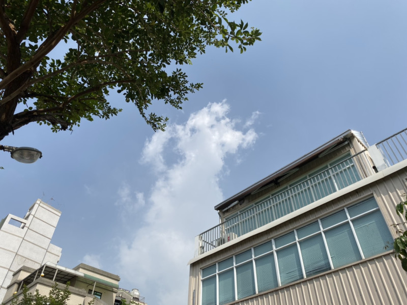 今天中南部持續穩定，要留意空氣品質容易較差。   圖：閻芝霖/攝