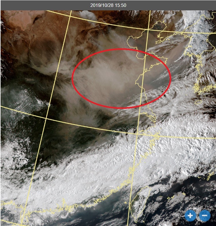 中央氣象局副局長鄭明典在28日發文指出，依照目前的天氣型態，沙塵暴可能30日飄至台灣上空，   圖：取自鄭明典臉書(截自中央氣象局)