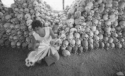 紅色高棉政權統治下的柬埔寨。圖：影片畫面