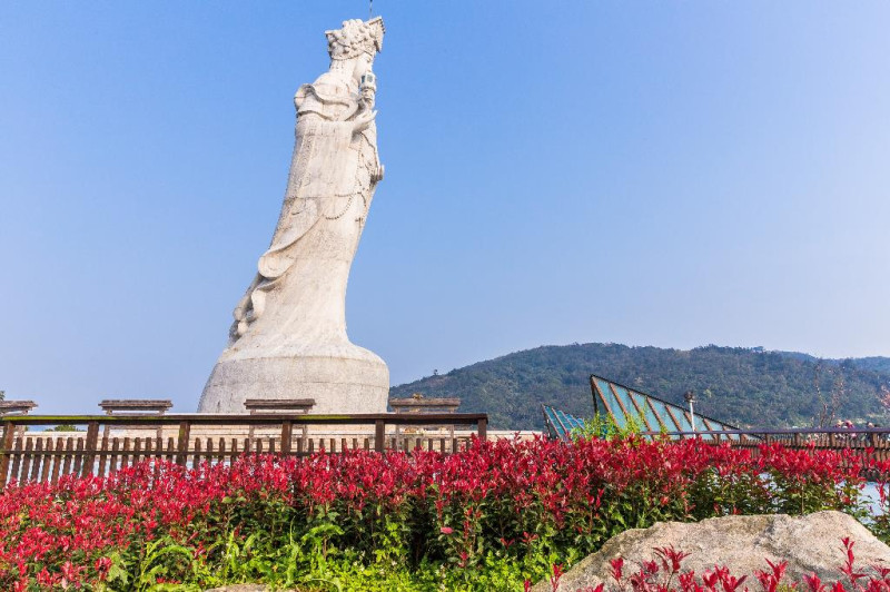 媽祖巨神像採用花崗岩雕成，曾為全世界最大的媽祖神像。圖：翻攝自馬祖國家風景區全球資訊網