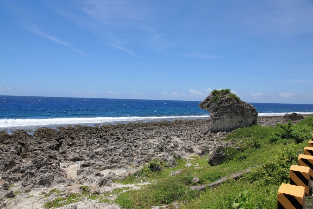 老鼠岩是屬於小琉球厚石群礁的一部份，形狀神似望海的老鼠，頗為可愛。圖：翻攝自小琉球觀光旅遊資訊網