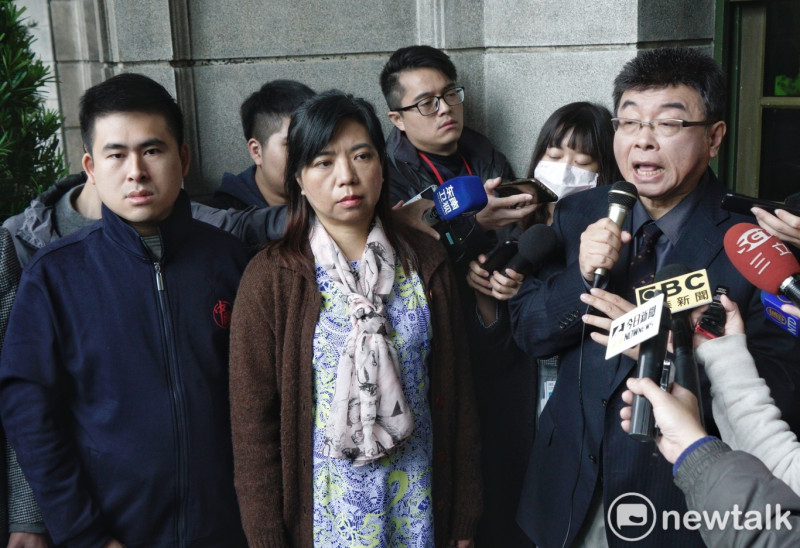 邱毅、陳麗玲(中)和王炳忠日前赴監察院要求彈劾(資料照)   圖：張良一/攝