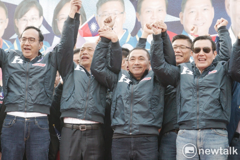 國民黨總統候選人韓國瑜今日在新北市造勢活動上宣布，由前新北市長朱立倫擔任全國競選總部主委。   圖：張良一/攝