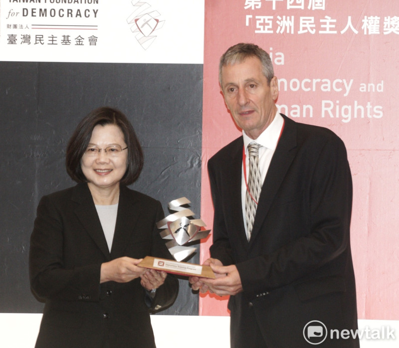 總統蔡英文出席「第14屆亞洲民主人權獎頒獎典禮暨授勳」。   圖：張良一/攝