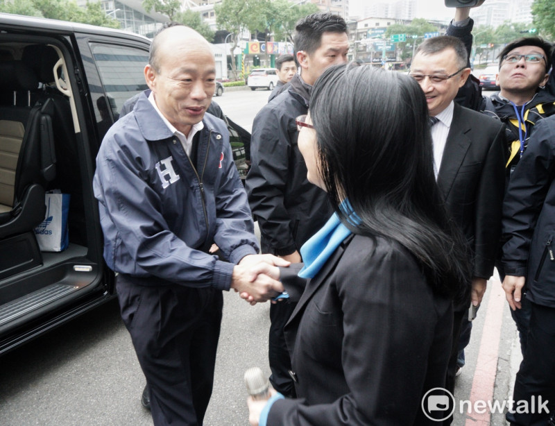 國民黨總統候選人韓國瑜參訪宏達電。   圖：張良一/攝