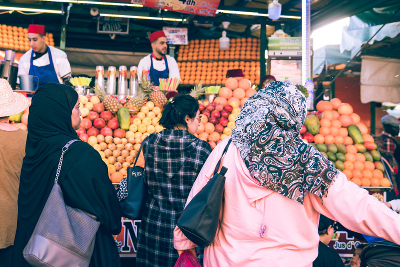 摩洛哥的女性可以自由選擇要不要戴頭巾。圖：謝佳真／攝