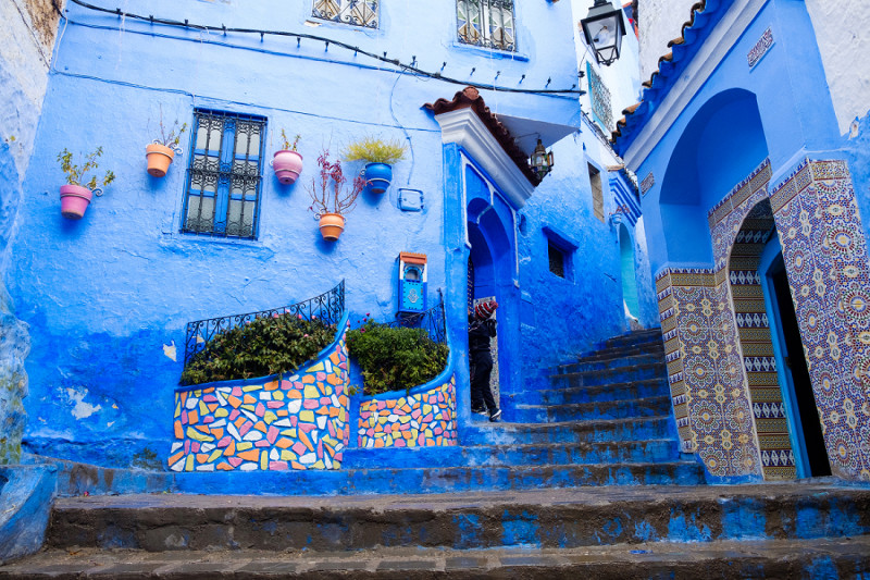 契夫蕭安有如色彩偏執狂建造的小天地，放眼望去是滿滿的藍色。圖：謝佳真／攝