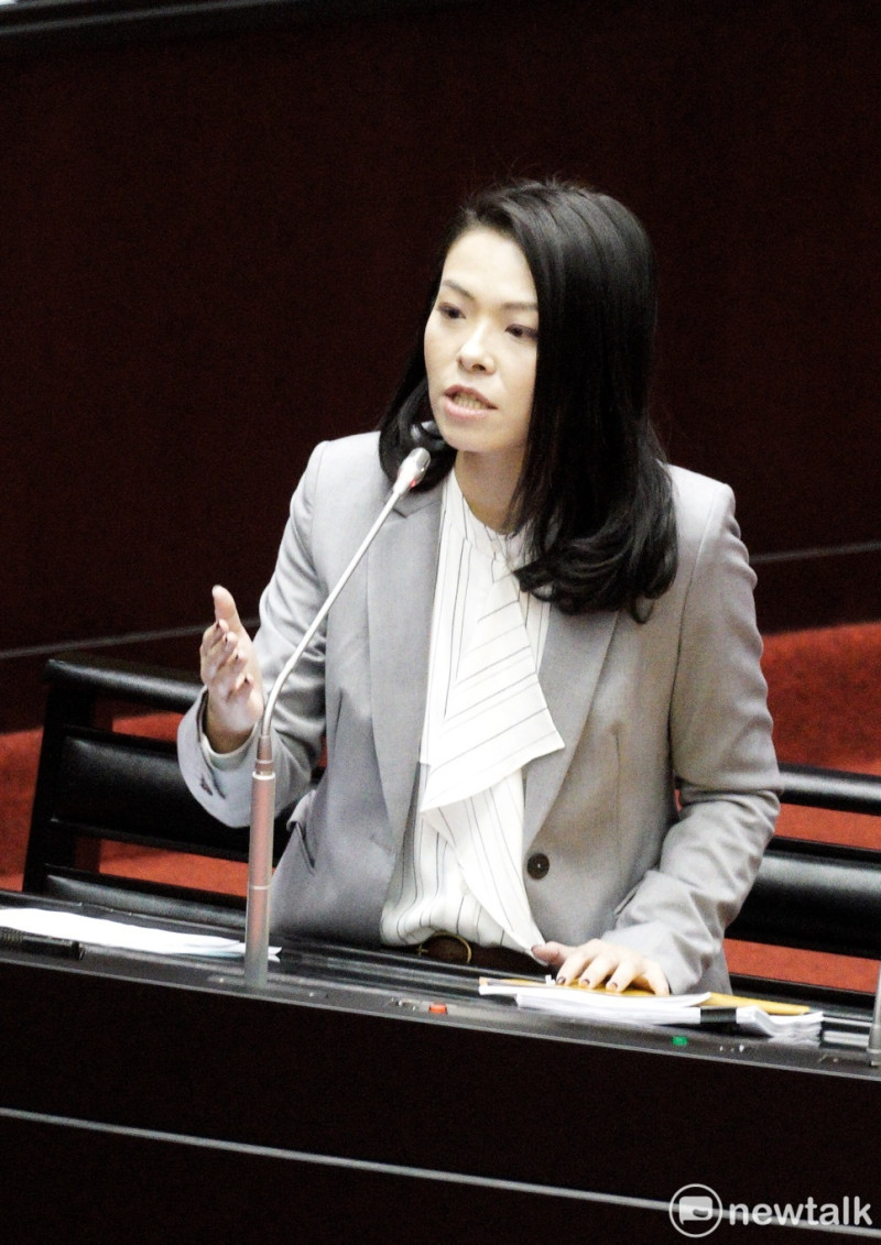台灣民眾黨立委高虹安在立院表現亮眼，被視為有機會角逐2022新竹市長人選。   圖：張良一 / 攝（資料照）