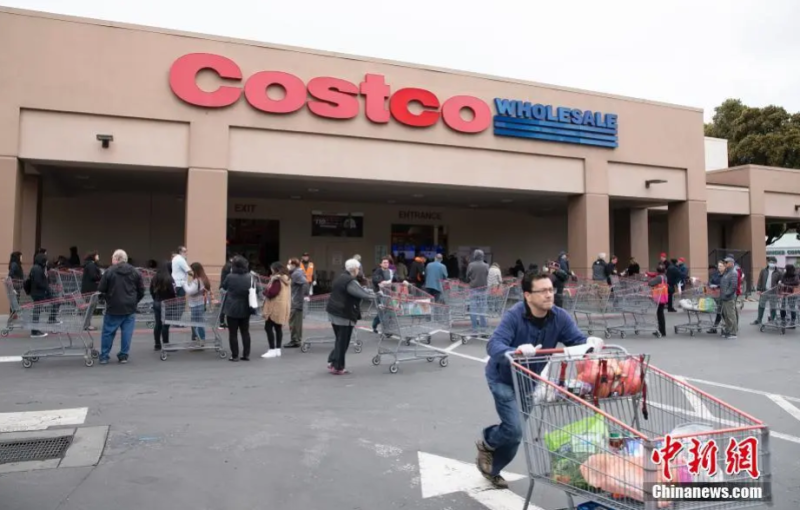 美國舊金山一間Costco出現採買人潮。   圖：翻攝自中新網