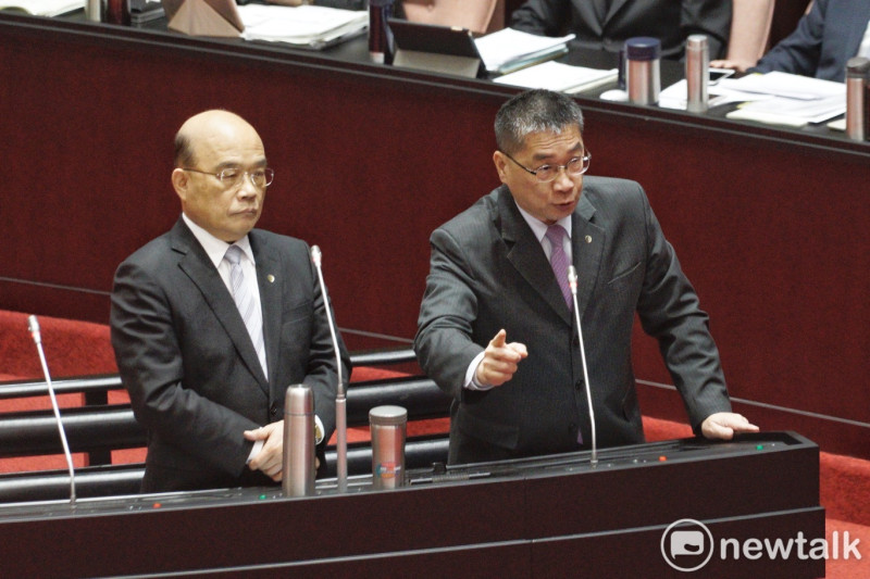 行政院長蘇貞昌、內政部長徐國勇在立院院會備詢。   圖：張良一/攝