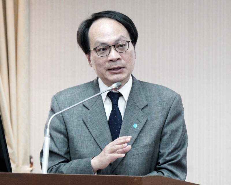 不當黨產委員會主委林峯今日在立院內政委員會備詢，報告不當黨產追討情況。   圖：張良一/攝