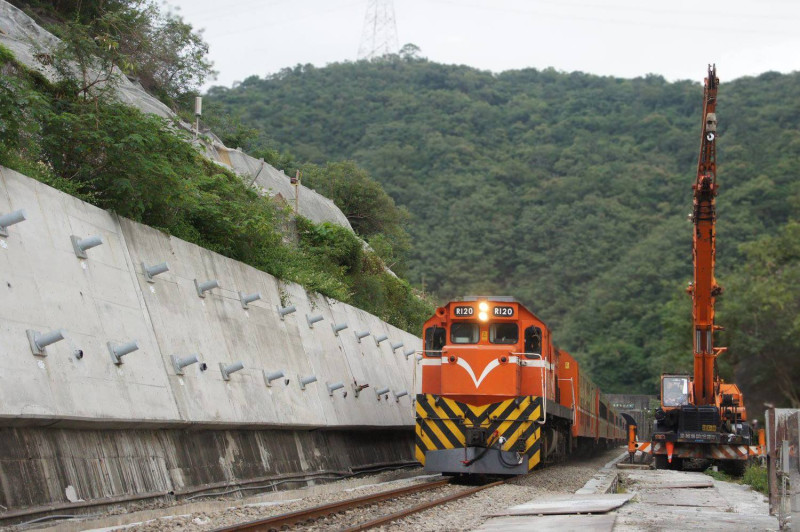 南迴鐵路電氣化全縣潮州至台東段預計於109年年底通車   圖：取自交通部粉絲專頁