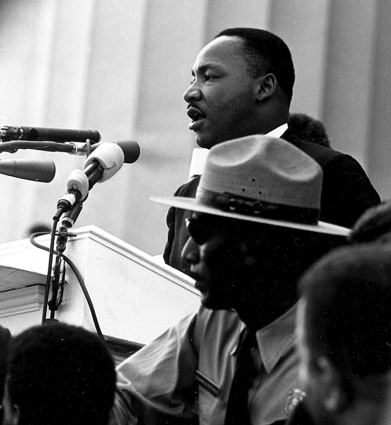 美國民權領袖馬丁・路德・金恩發表著名演說，「我有一個夢」。 圖：取自維基百科