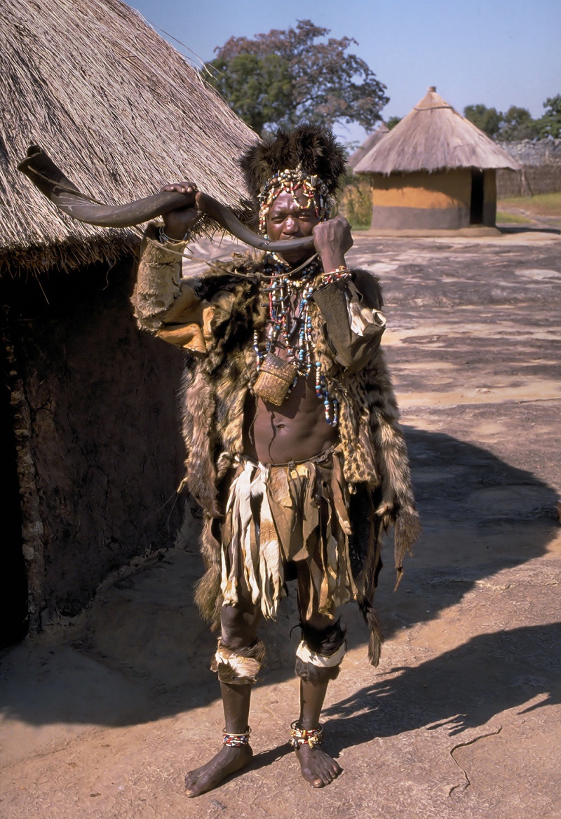 辛巴威部落巫師。 圖：翻攝自維基百科（資料照片）