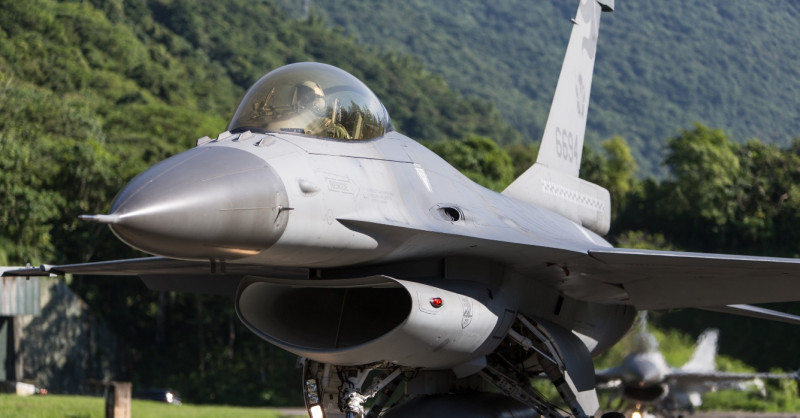 空軍F-16型機性能提升案，有將近130餘原本還能使用的APG-66(V3)雷達拆下閒置。（示意圖）   圖 : 軍聞社 / 提供 