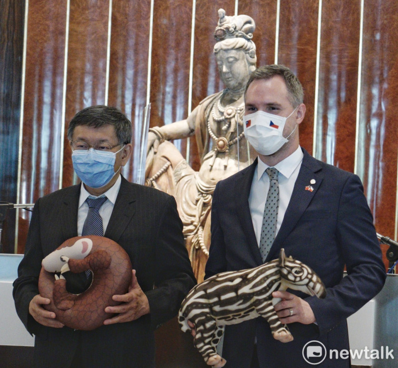 捷克布拉格市長賀瑞普先前曾到訪過台灣，與台北市長柯文哲一起舉行記者會。   圖：張良一 / 攝（資料照）