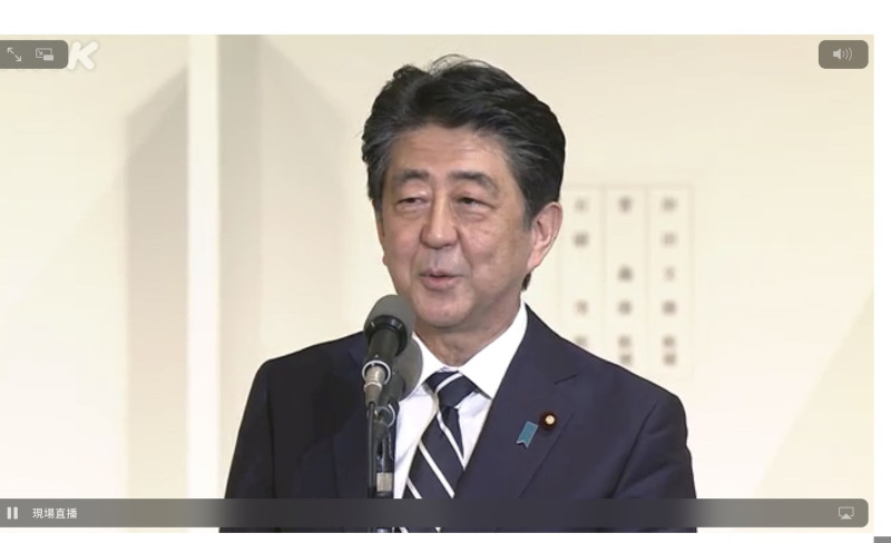 安倍今天也表示交棒給菅義偉最適合。 圖：翻攝自NHK新聞