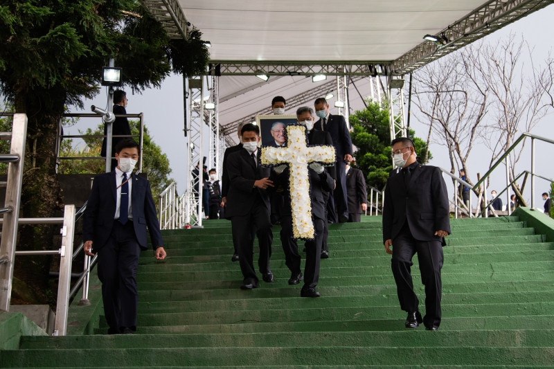 前總統李登輝奉安儀式7日上午在五指山國軍示範公墓舉行。   圖：軍聞社提供