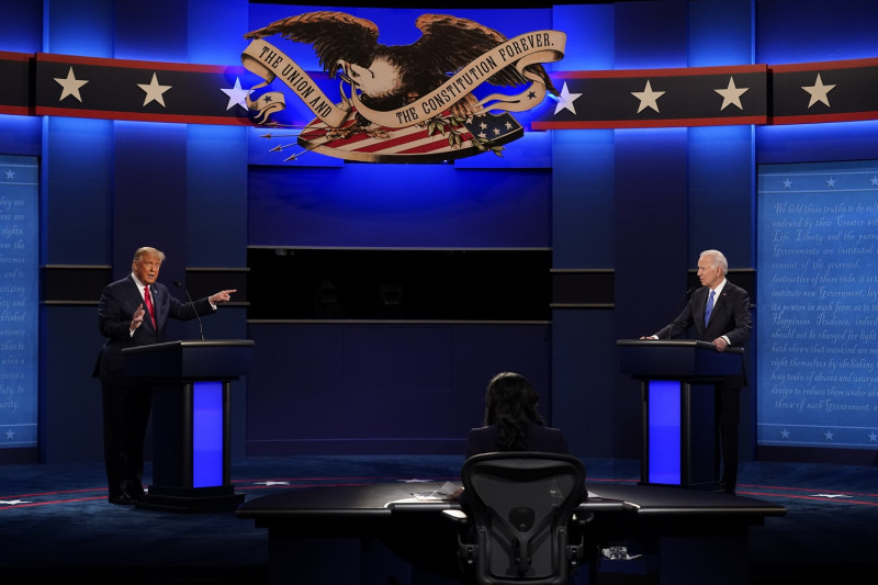 2020年美國總統大選辯論會，前美國總統川普（Donald Trump，左）與現任美國總統拜登（Joe Biden）。   圖：達志影像／美聯社