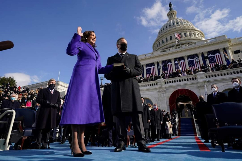 美國新任副總統賀錦麗（Kamala Harris）宣誓就職。   圖 : AIT / 提供
