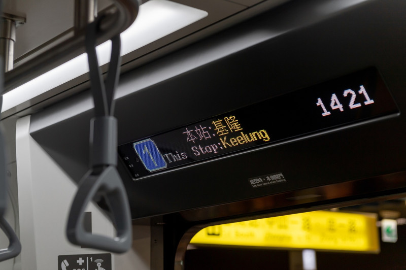 EMU900型空調通勤電聯車首航   圖：總統府提供