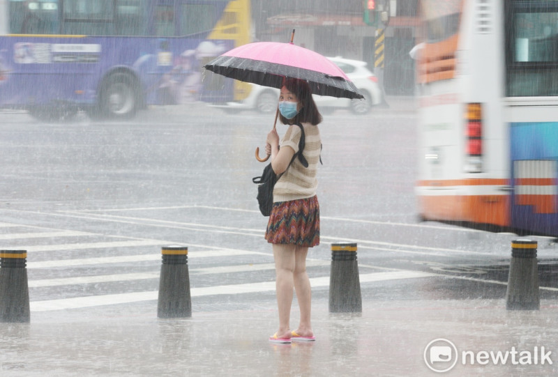 5月開始進入梅雨季，中央氣象署日前公布今年梅雨季展望，預測5月至6月總雨量以正常至偏少機率大。（示意圖）   圖：張良一／攝