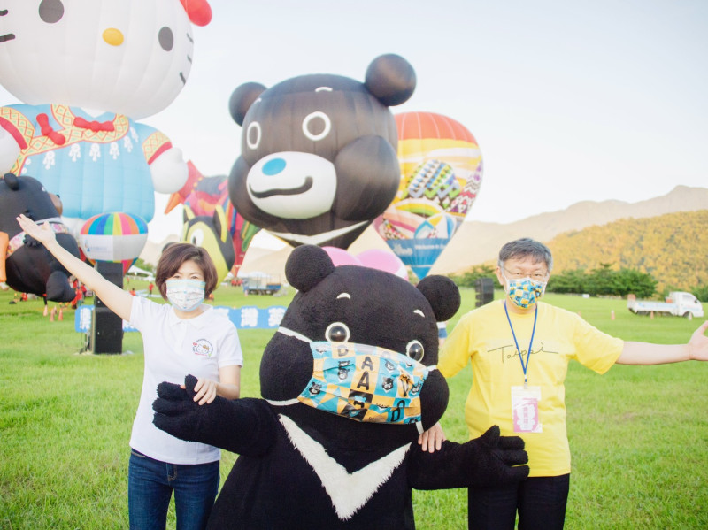 台北市長柯文哲今（14）日前往台東擔任熱氣球嘉年華嘉賓。   圖：台北市政府提供