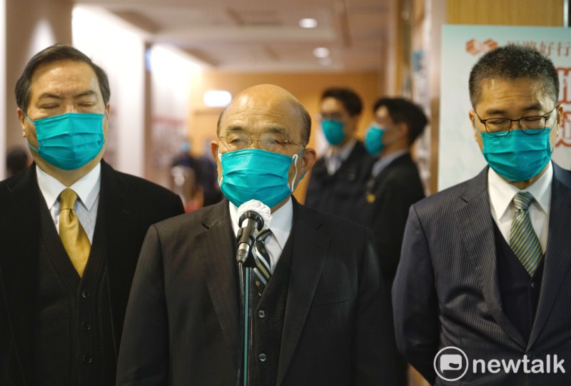 行政院長蘇貞昌出席「馬路好行」頒獎典禮前受訪。   圖：張良一/攝