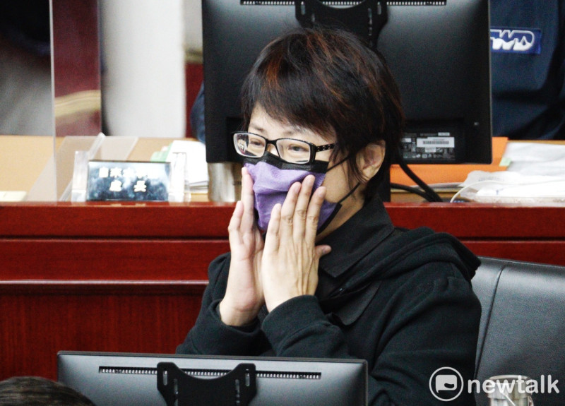 台北市政府勞動局長陳信瑜感性貼文表示，「有一天 ，監察院致電給我，問我的財產申報為何是負的?」「我笑著回答，因為結婚了」   圖：張良一/攝（資料照片）