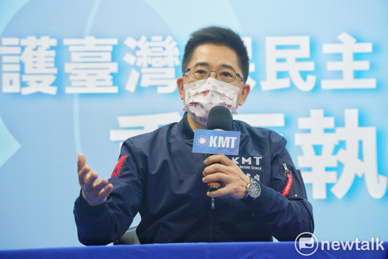 國民黨秘書長黃建庭今（6）天下午召開記者會，說明羅智強的爭議。   圖：張良一/攝