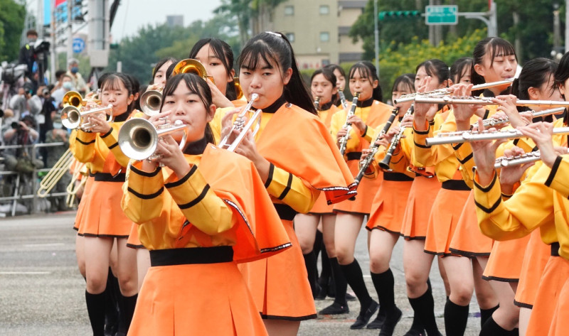 日本京都橘高校吹奏部在國慶大會演出 圖:張良一/攝