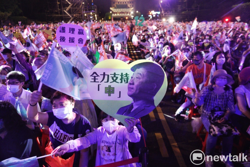 粉專「今天有數嗎」分析，陳時中單週聲量飆到將近 50 萬，是過去的2倍以上，「對手完全看不到車尾燈」   圖：張良一/攝