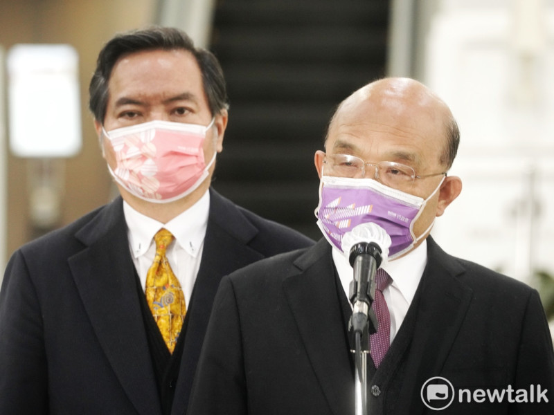 行政院長蘇貞昌今（14）天出席111年國家永續發展獎頒獎典禮前受訪。   圖：張良一/攝