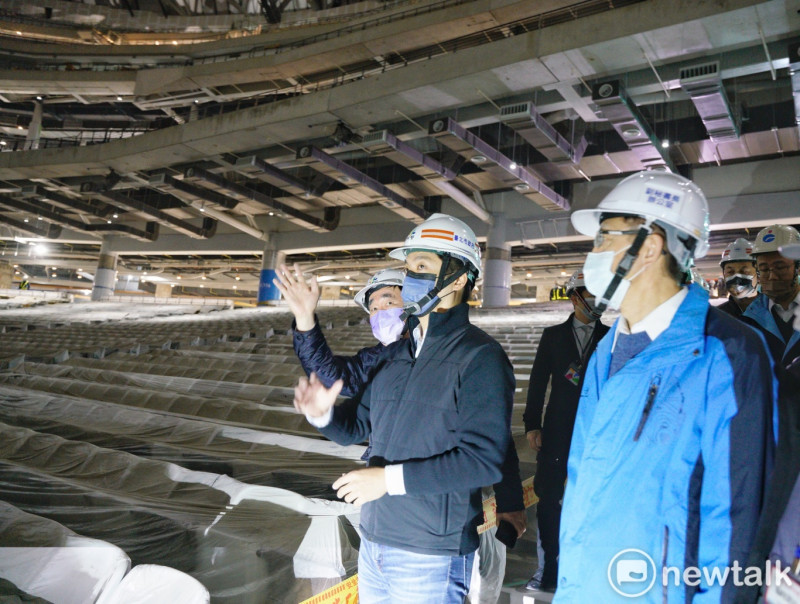 台北市長蔣萬安下午在副市長李四川的陪同下，視察大巨蛋施工進度。   圖：張良一 / 攝
