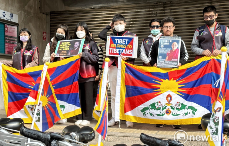 西藏台灣人權連線在立法院外舉行「2023為西藏自由而騎」記者會。   圖：張良一 / 攝