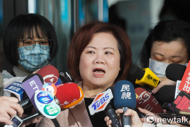 勞動部長許銘春在勞動部喬遷典禮後受訪。   圖：張良一/攝