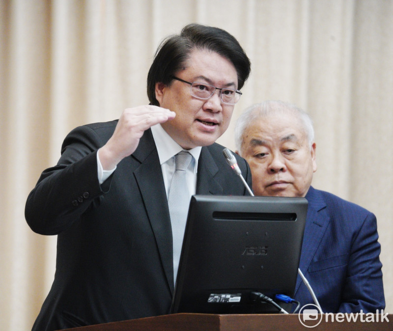 內政部長林右昌今（6）天在立院財政委員會備詢。   圖：張良一/攝