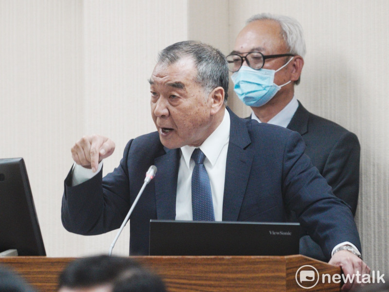 國防部長邱國正在立院外交及國防委員會備詢。   圖：張良一/攝