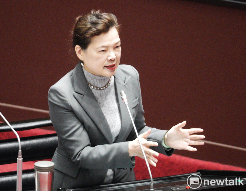 經濟部長王美花今（30）表示，天然氣存量有 11 到 12 天，不用擔心用量。   圖：張良一/攝（資料照）