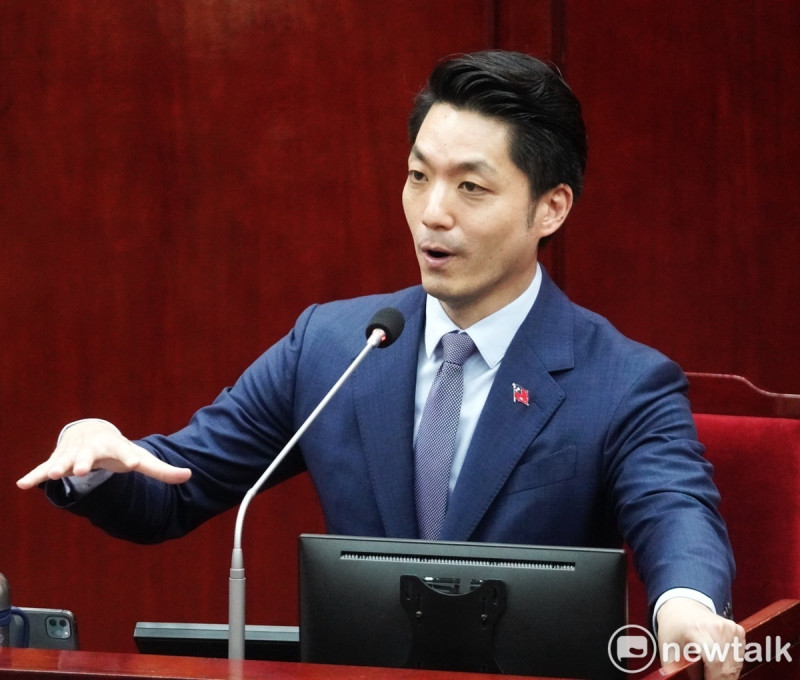 台北市長蔣萬安在台北市議會備詢。   圖：張良一/攝