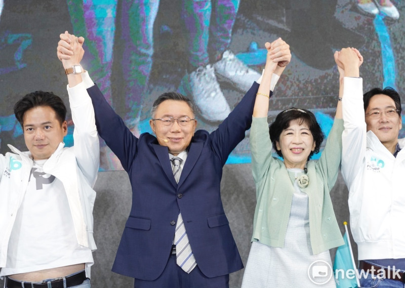 台灣民眾黨總統候選人柯文哲今（19）日在Team KP誓師大會上，當著現場數千支持者，以激動的口吻說，將繼續以台灣民眾黨總統候選人身份參選到底！   圖：張良一/攝